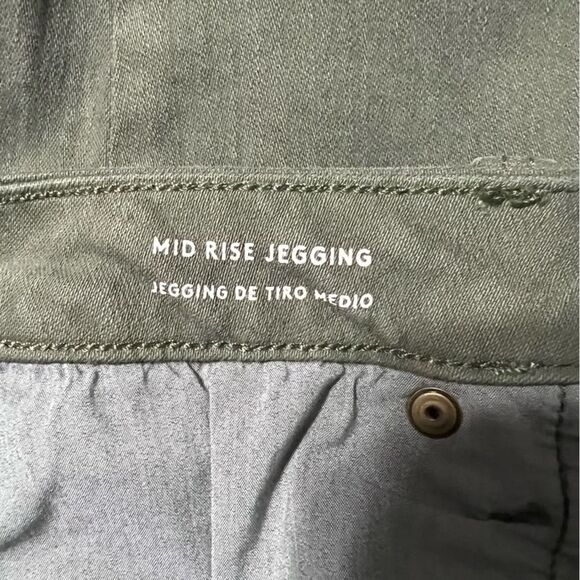 Universal Thread Olive Army Green Mid Rise Jegging Raw Hem Women's size 2/26R - Picture 8 of 9